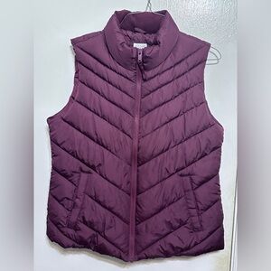GAP Women's Medium Quilted Puffer Vest Dark Maroon Sleeveless Zip Pockets